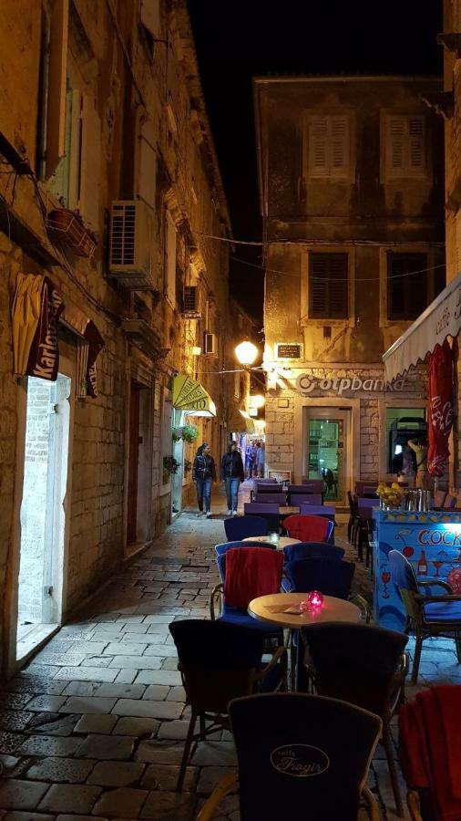 Hostel Marina Τρογκίρ Εξωτερικό φωτογραφία