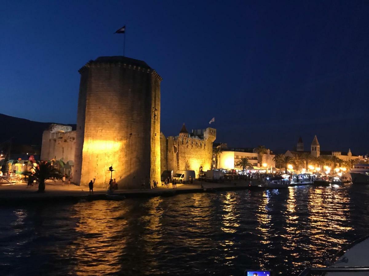 Hostel Marina Τρογκίρ Εξωτερικό φωτογραφία
